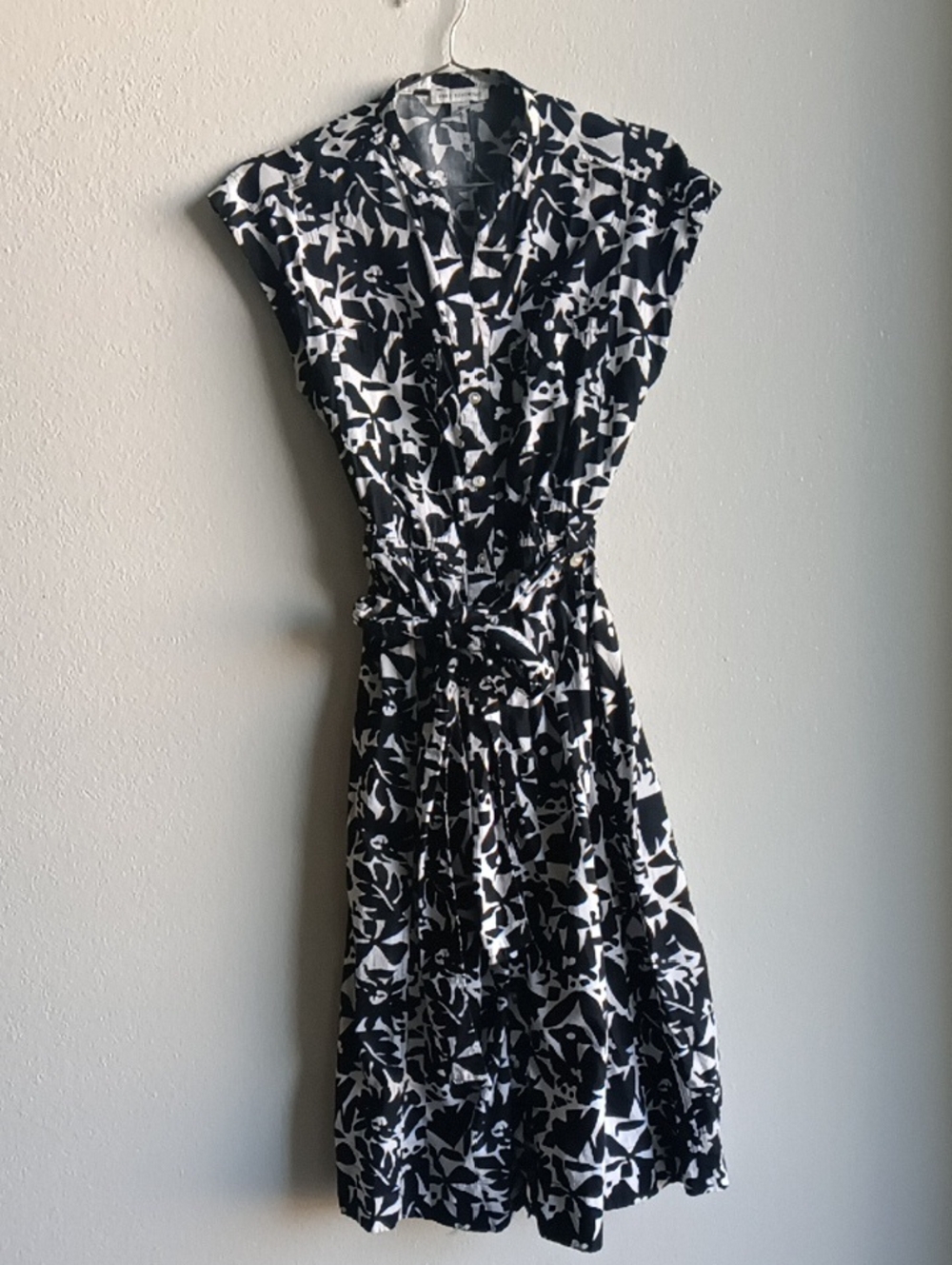 Black & White Floral Tie-Waist Midi Dress - Women's
